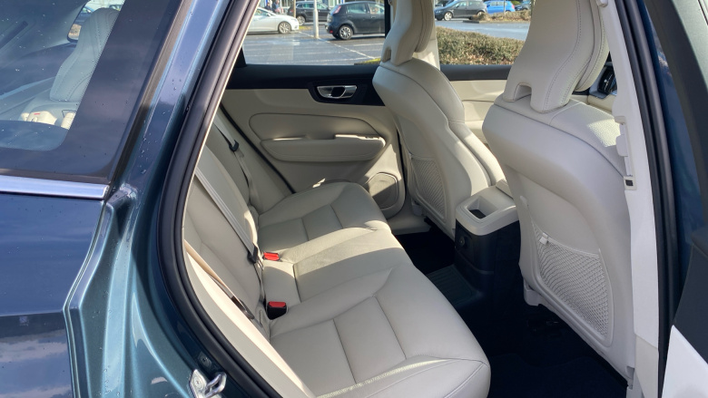 Volvo Xc60 2.0 T6 RC PHEV Inscription Expression 5dr AWD Auto Estate